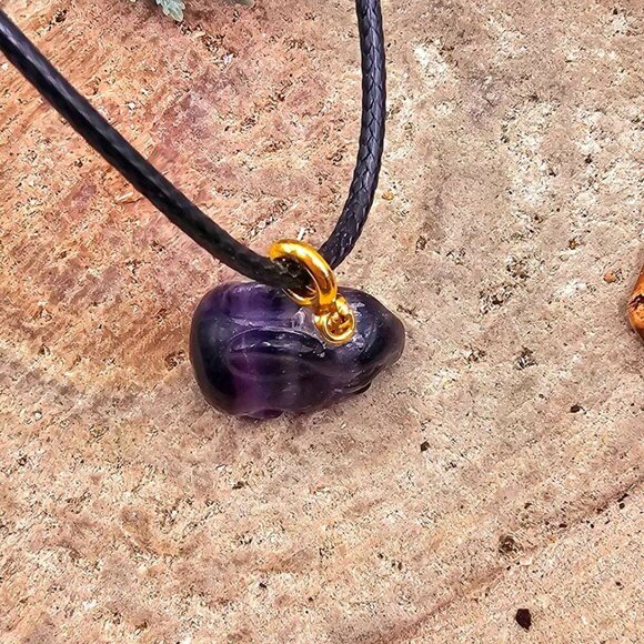 Nature Purple Fluorite Carved Cute Rabbit Pendant Necklace - Picture 6 of 10